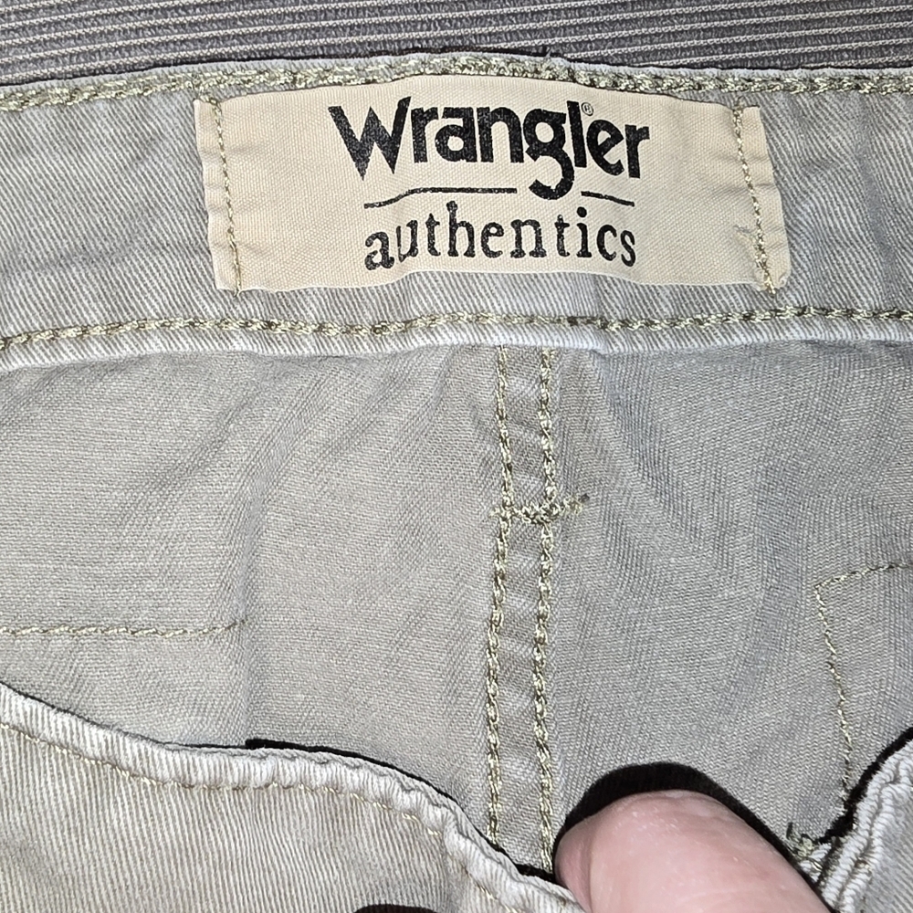 Wrangler Tan Cargo Shorts Baggy Skater Style Cotton Men's Size 38 XL - Picture 4 of 5